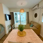 Modern On The With Pool Апартаменты *